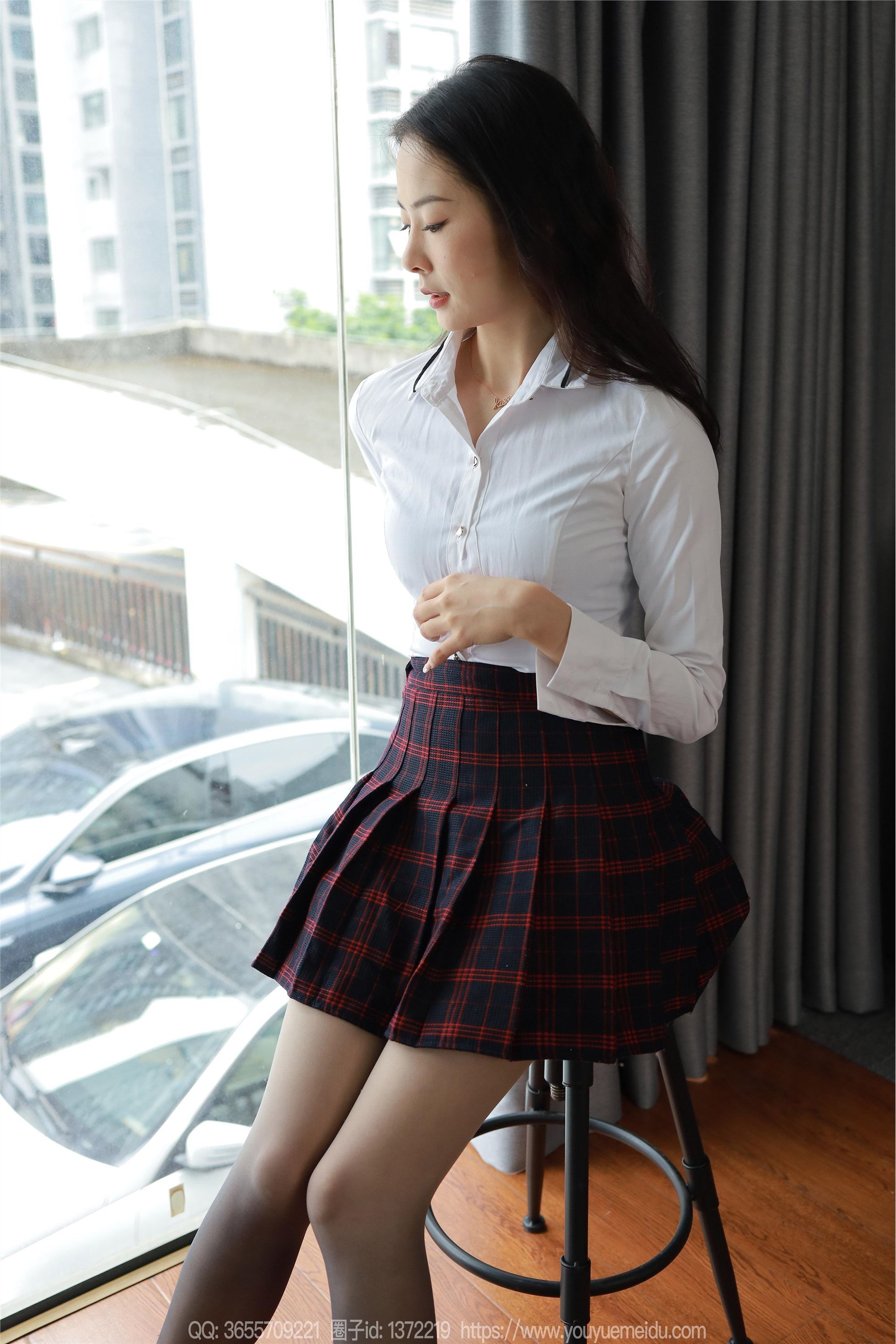 IESS异思趣向  2023.12.03 丝享家 1601 小金《挺拔有力》